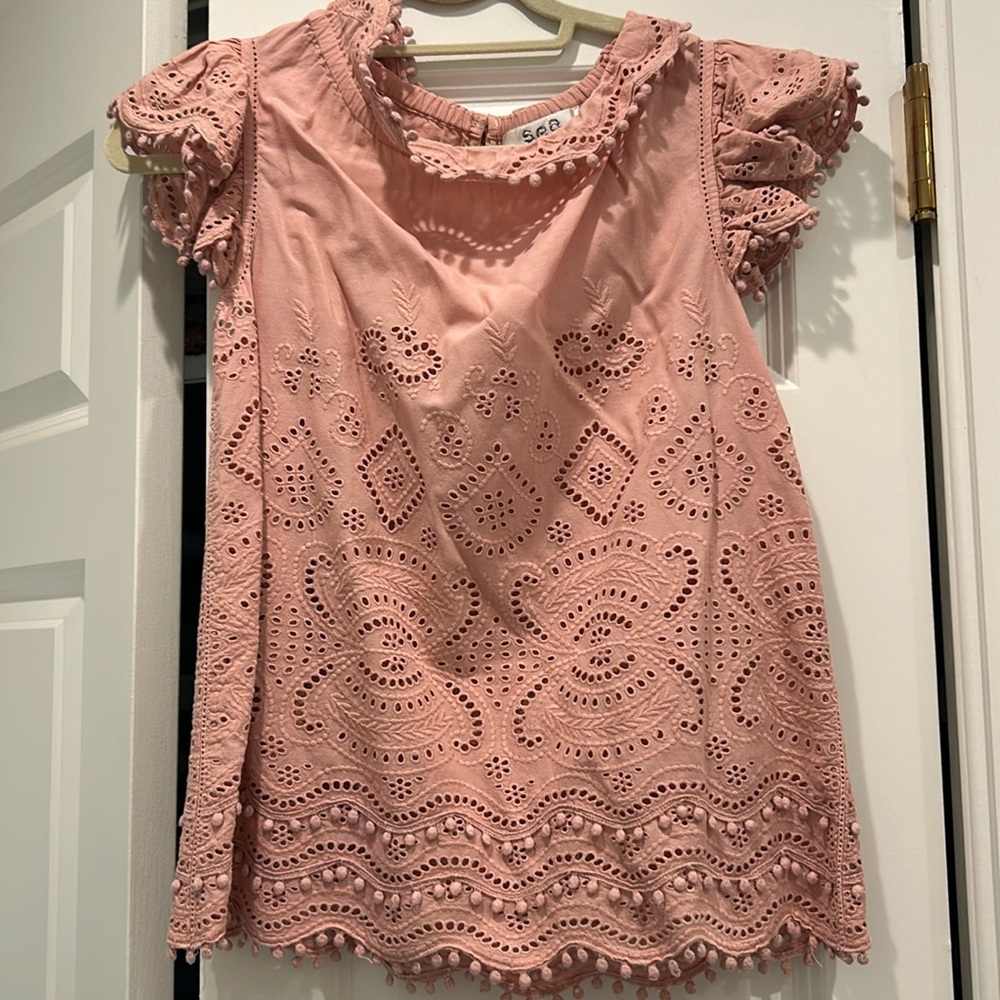 Sea eyelet top